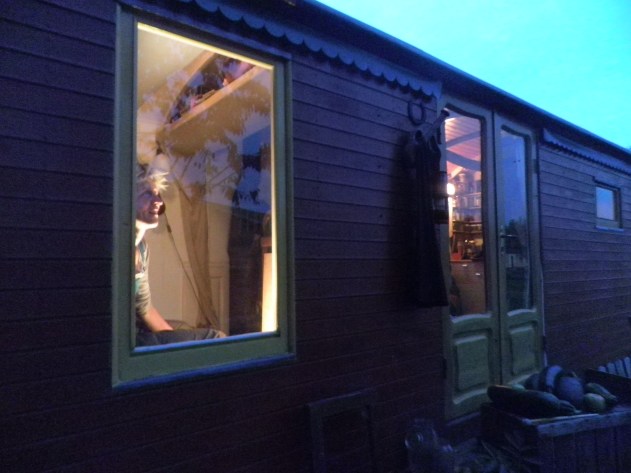 Achter de blinde wand, een nieuw raam